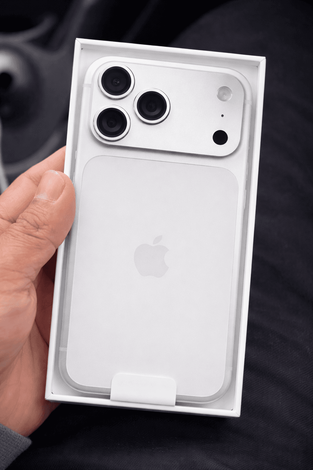 Apple iPhone 17 Pro Max – Silver image 2