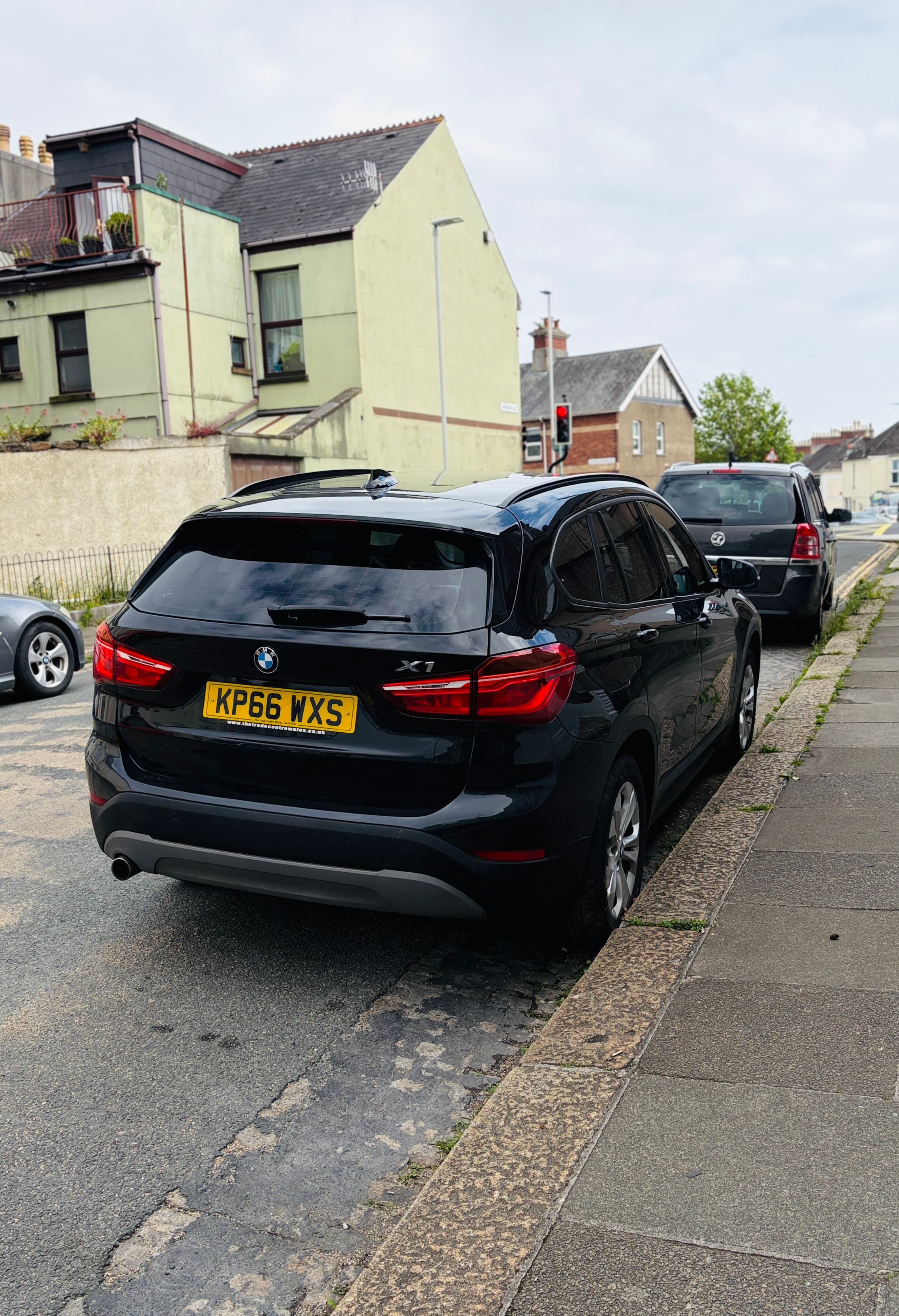 BMW SUV 2016 image 3
